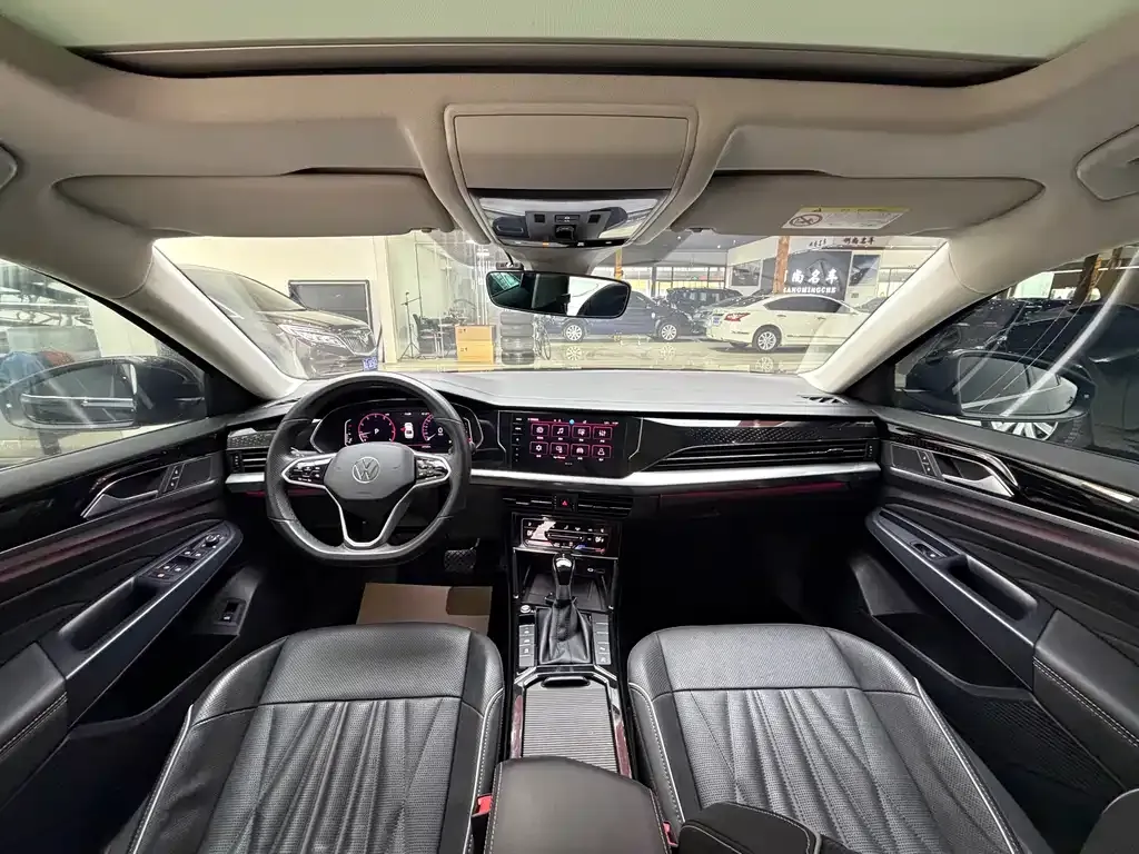 Volkswagen Passat 2023 из CN, фото 8