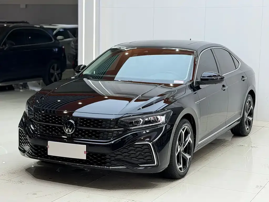 Volkswagen Passat 2023 из CN, фото 4