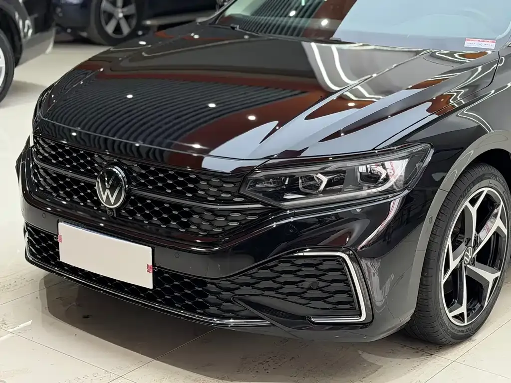 Volkswagen Passat 2023 из CN, фото 6