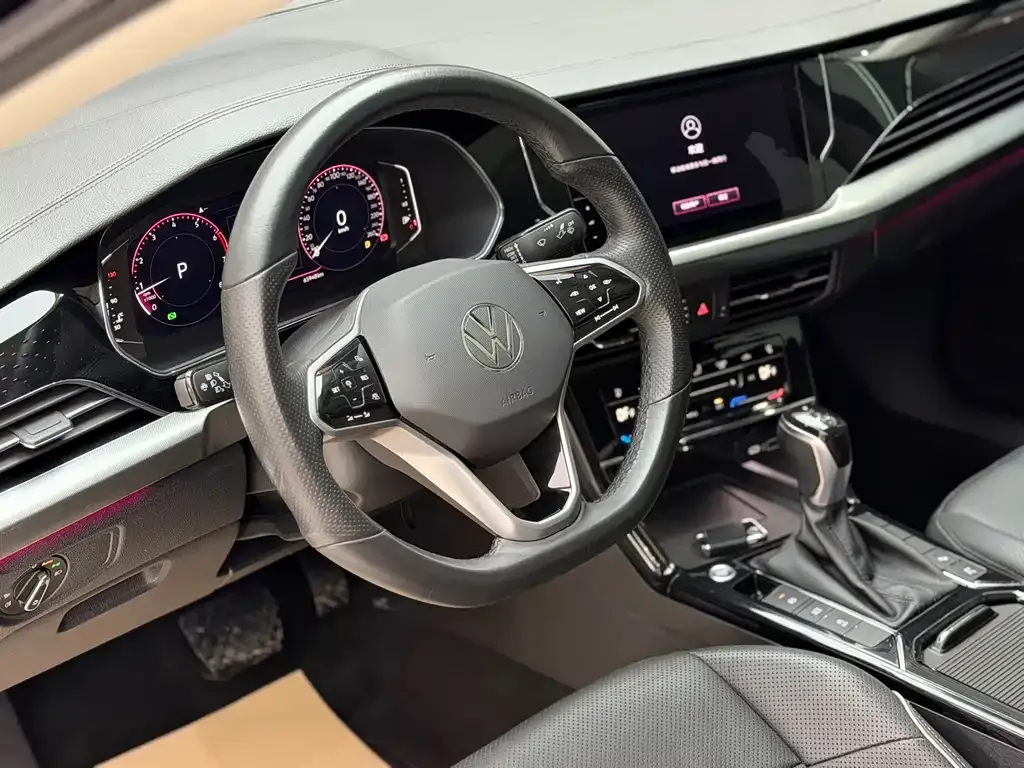 Volkswagen Passat 2023 из CN, фото 2