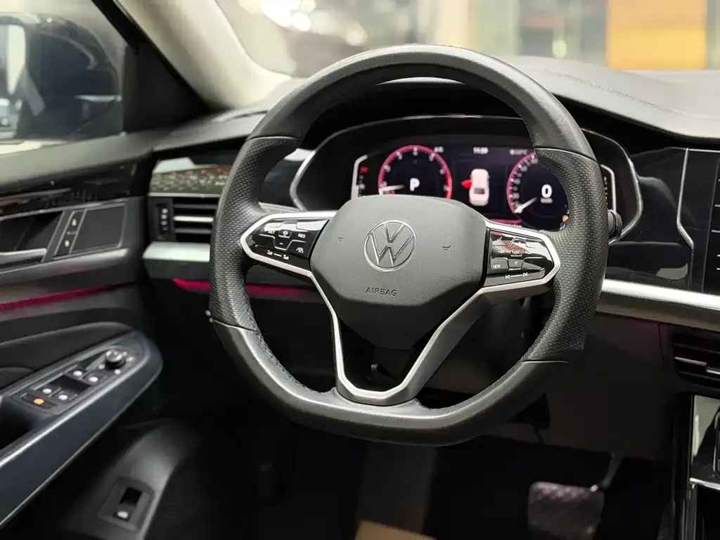 Volkswagen Passat 2023 из CN, фото 10