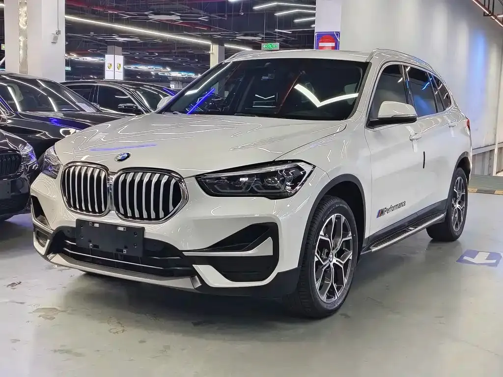 BMW X1 — фото 1