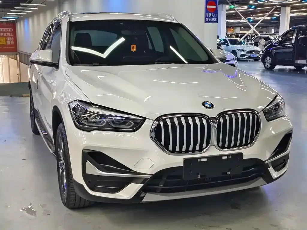 BMW X1 — фото 8