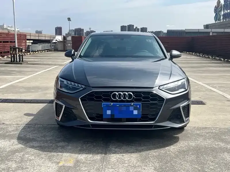 Audi A4L 2021 из CN, фото 6