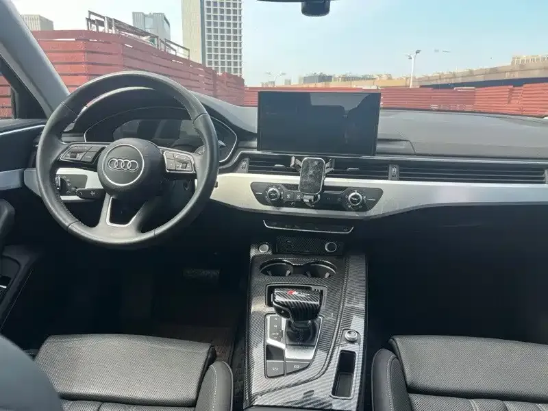 Audi A4L 2021 из CN, фото 9