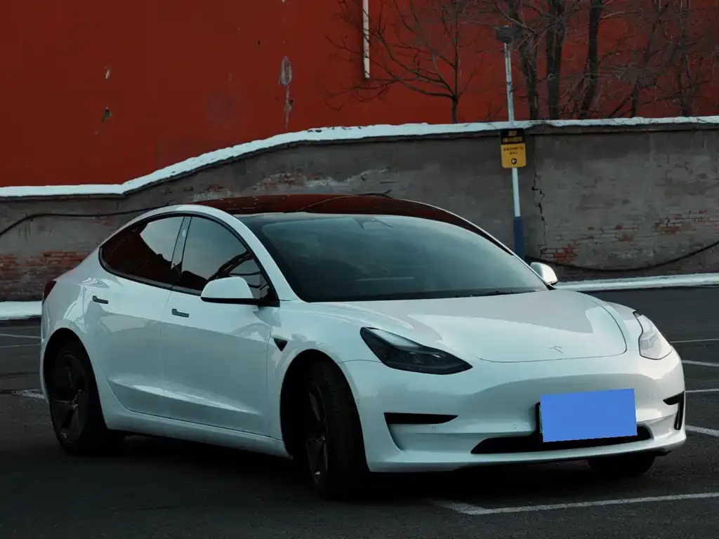Tesla Model 3 — фото 4