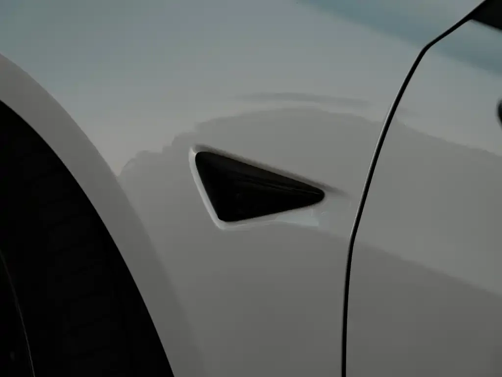 Tesla Model 3 — фото 2