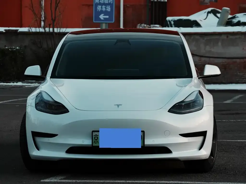 Tesla Model 3 — фото 9