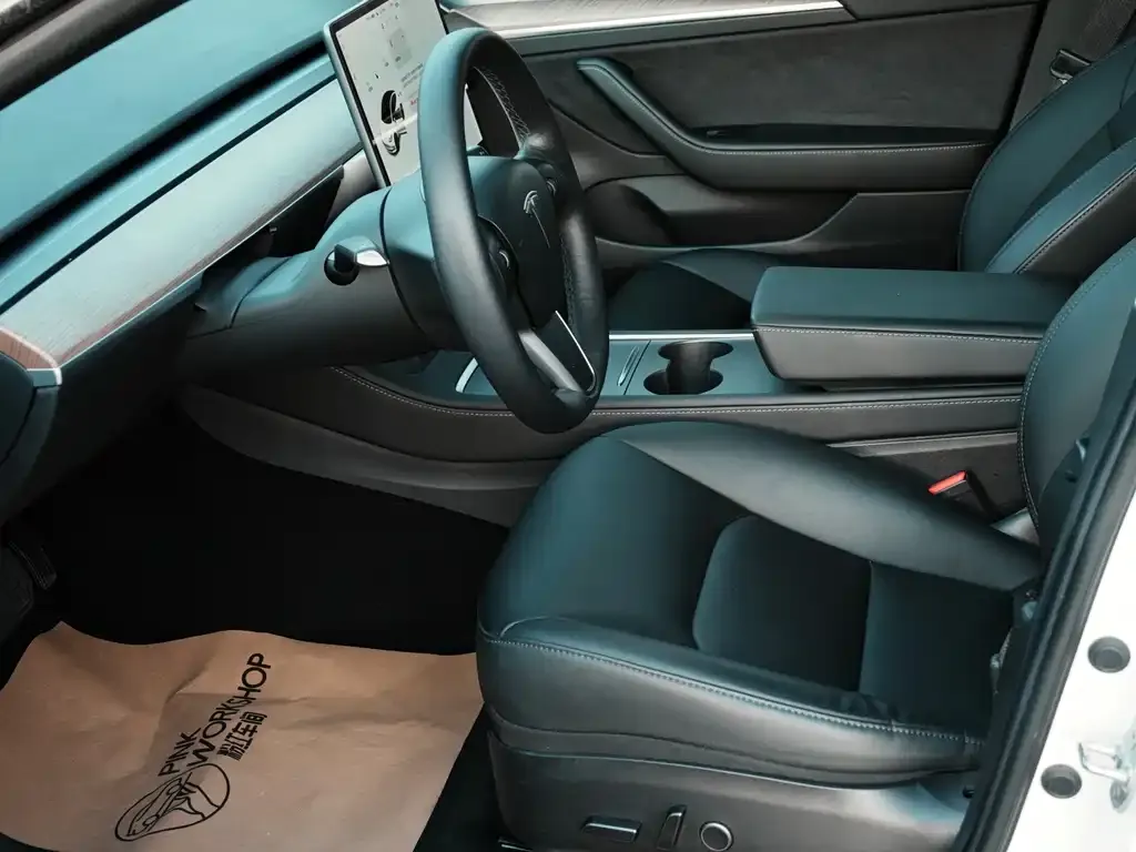 Tesla Model 3 — фото 10