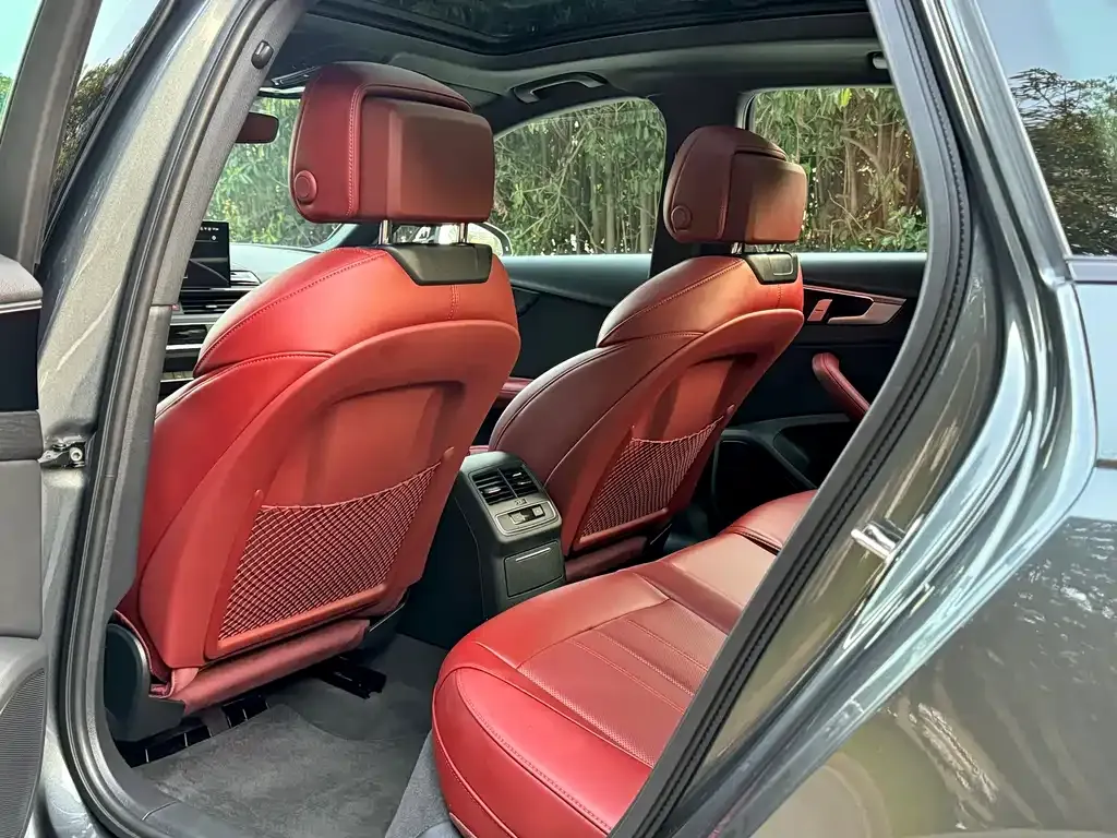 Audi A4L 2025 из CN, фото 4