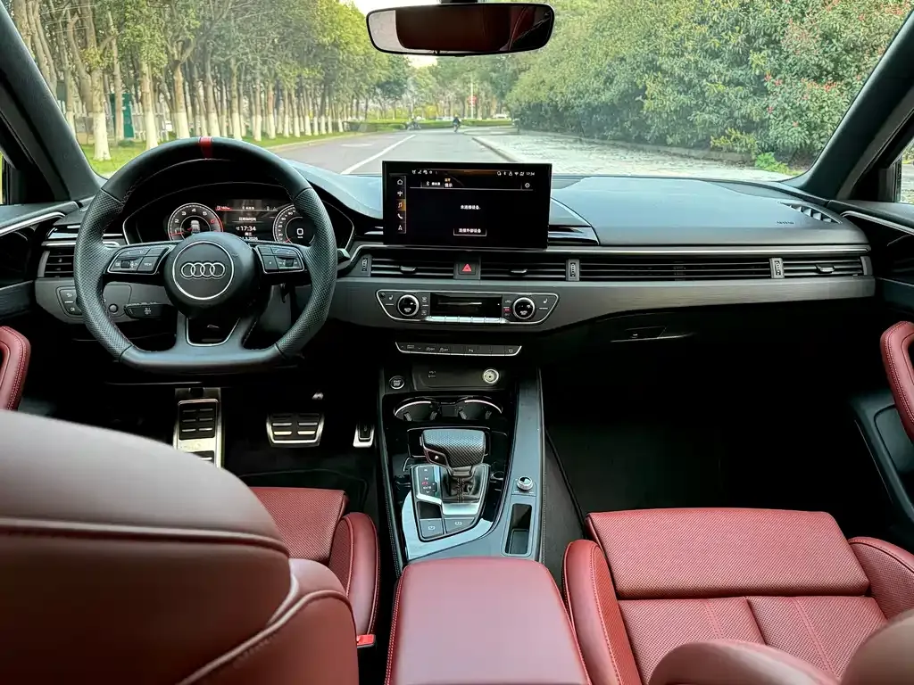 Audi A4L 2025 из CN, фото 2