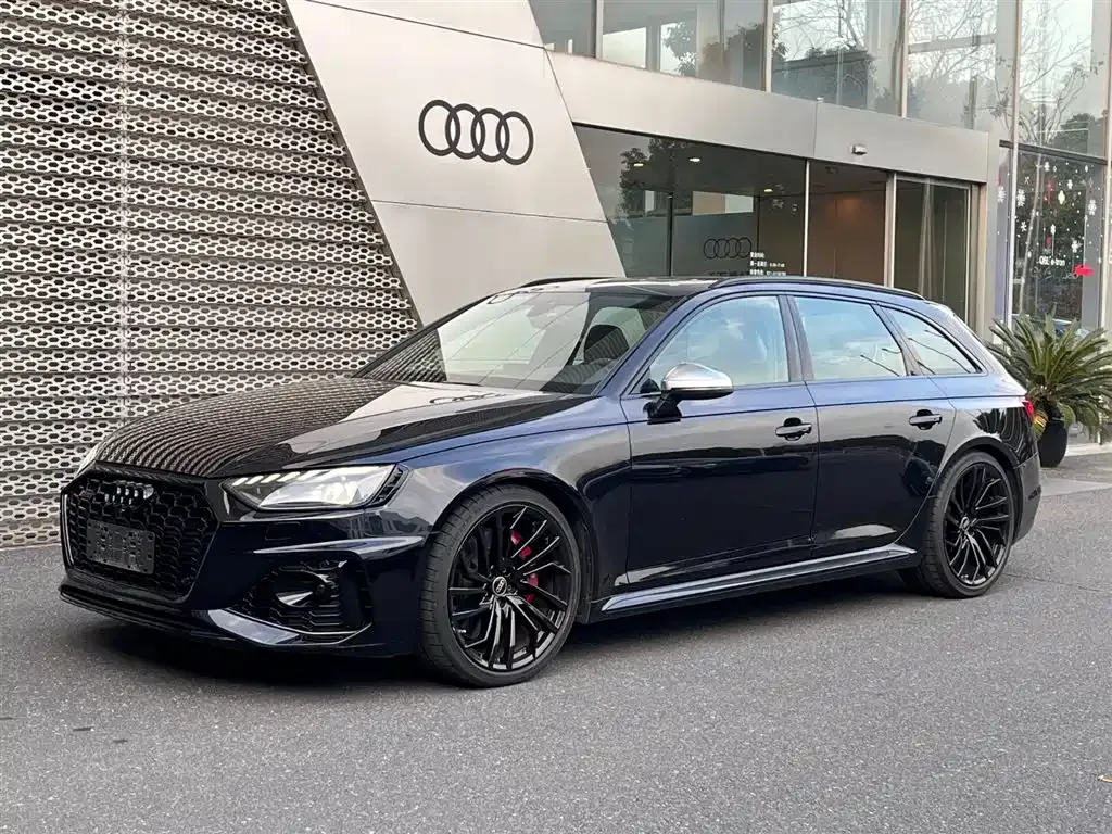 Audi RS 4 2024 из CN, фото 1