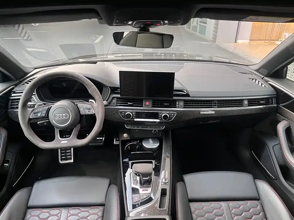 Audi RS 4 2024 из CN, фото 2