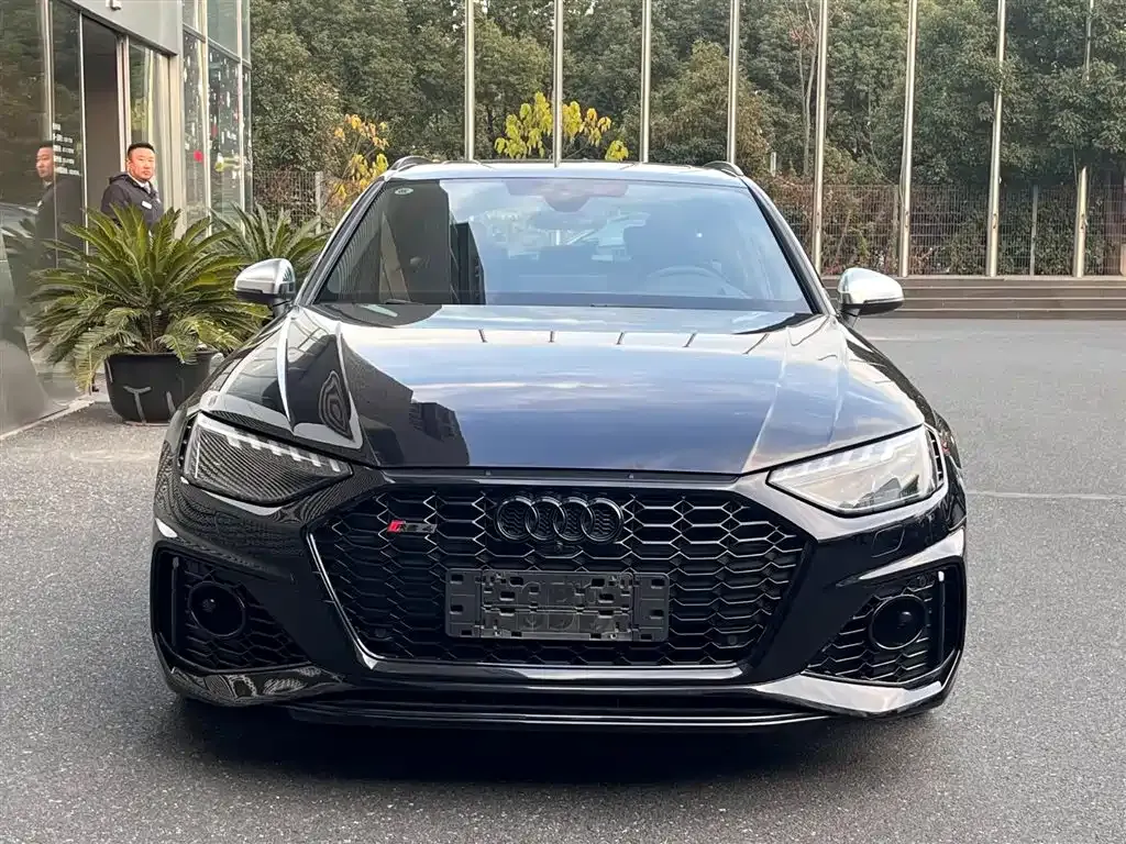 Audi RS 4 2024 из CN, фото 10