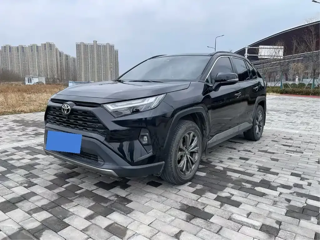 Toyota RAV4 2023 из CN, фото 1