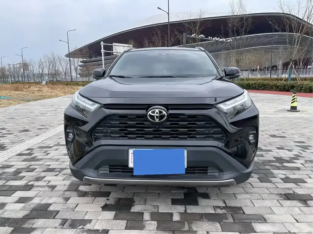Toyota RAV4 2023 из CN, фото 2