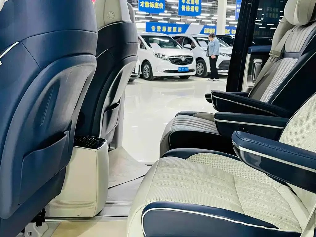 Roewe iMAX8 — фото 8