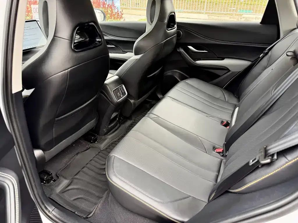 BYD Seal 05 DM-i — фото 2