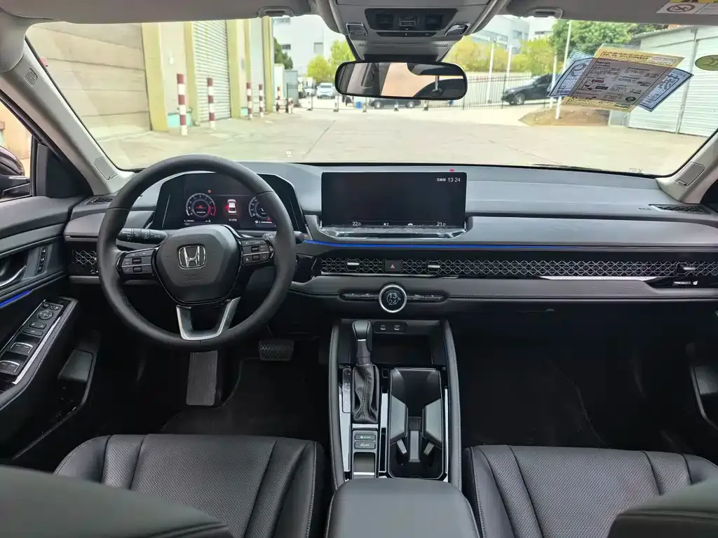 Honda Accord — фото 7