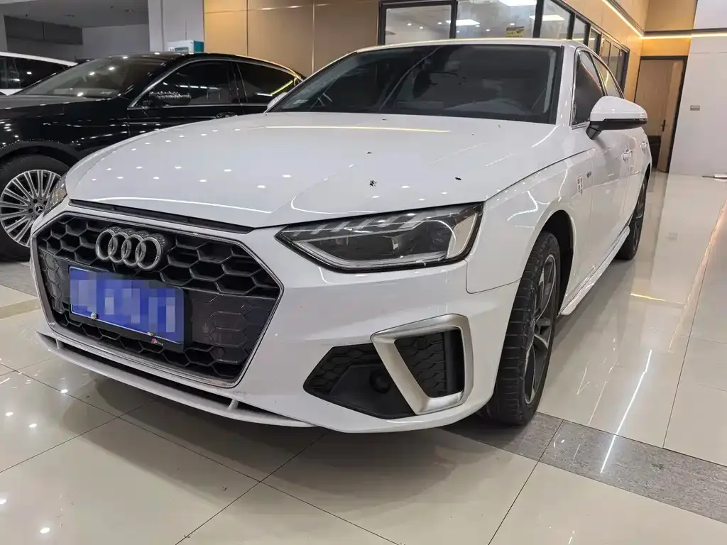 Audi A4L 2022 из CN, фото 1
