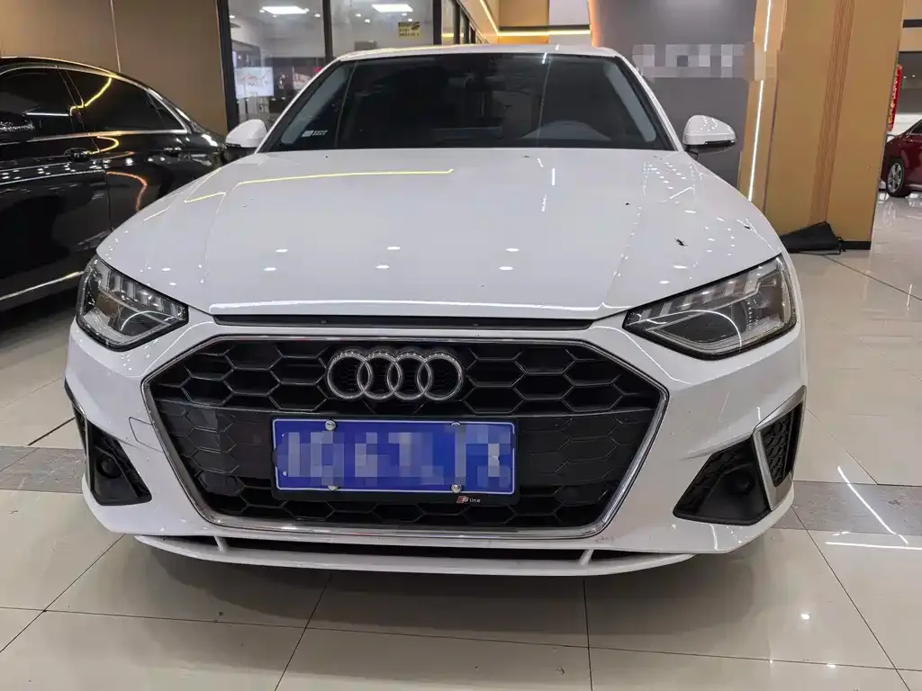 Audi A4L 2022 из CN, фото 5