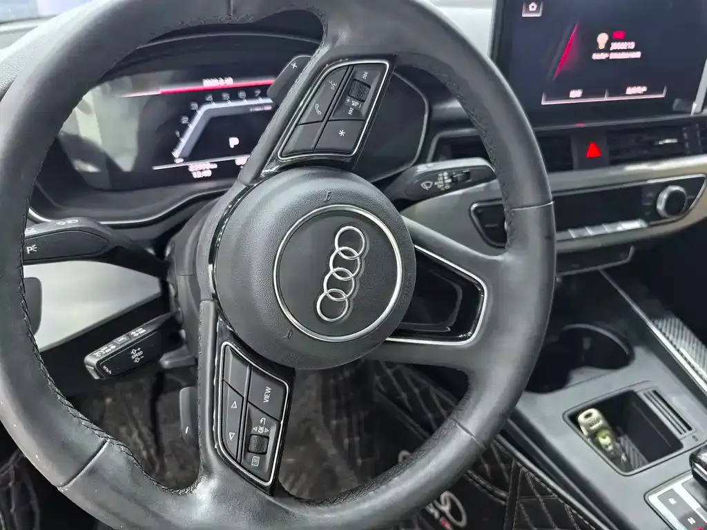 Audi A4L 2022 из CN, фото 10