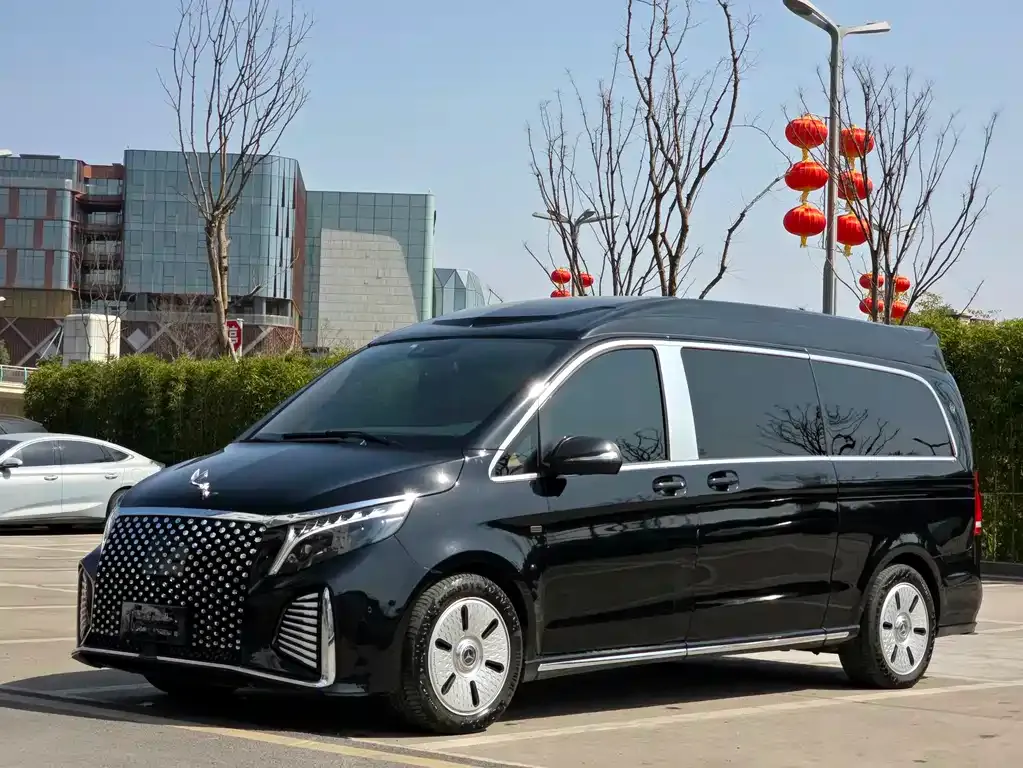 Mercedes-Benz V-Class 2023 из CN, фото 1