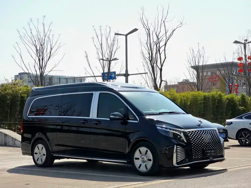 Mercedes-Benz V-Class 2023 из CN, фото 2