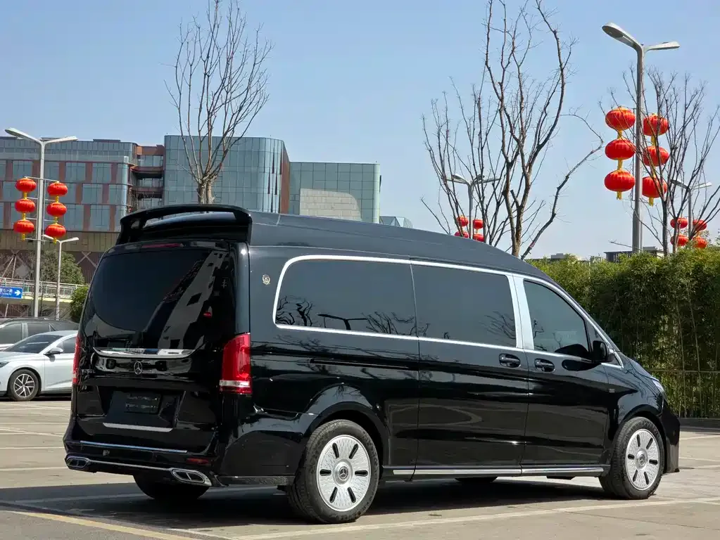 Mercedes-Benz V-Class 2023 из CN, фото 7