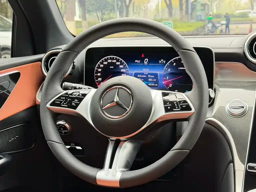 Mercedes-Benz GLC — фото 2