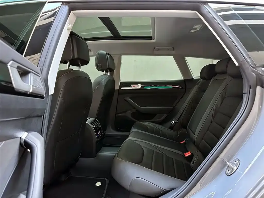 Volkswagen CC 2024 из CN, фото 10