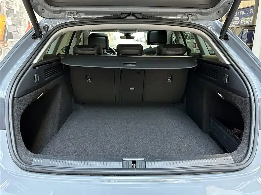 Volkswagen CC 2024 из CN, фото 4