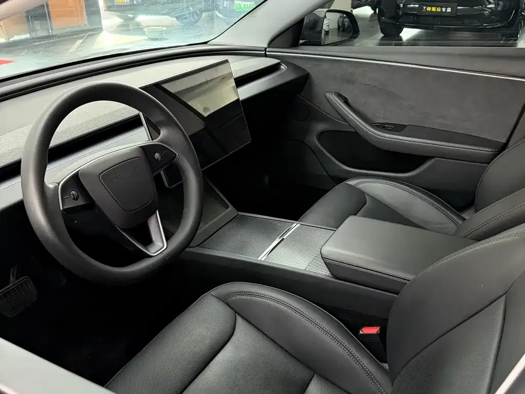 Tesla Model 3 — фото 6