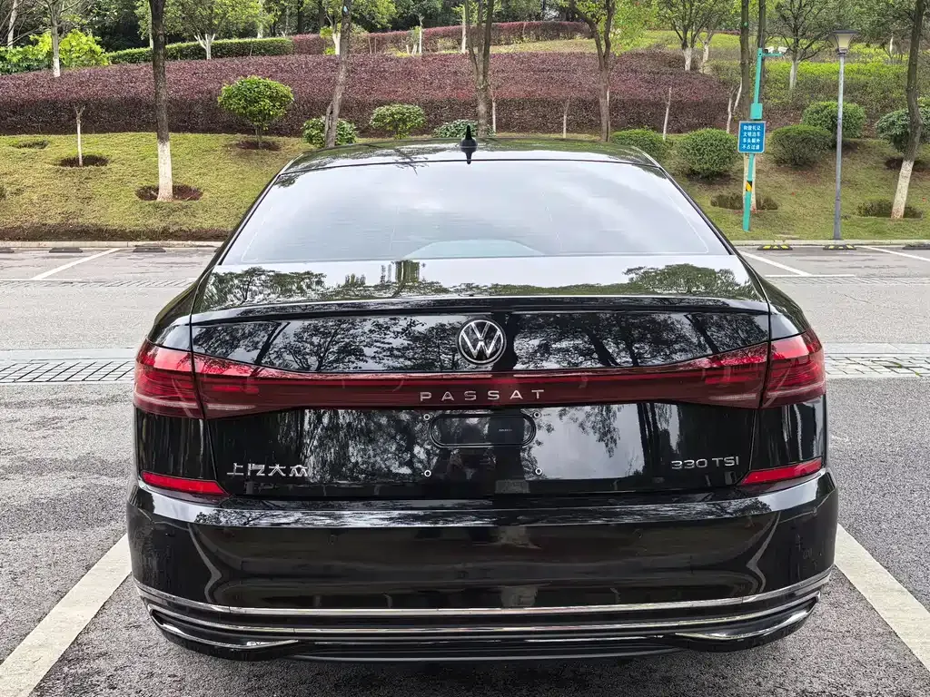 Volkswagen Passat 2022 из CN, фото 3
