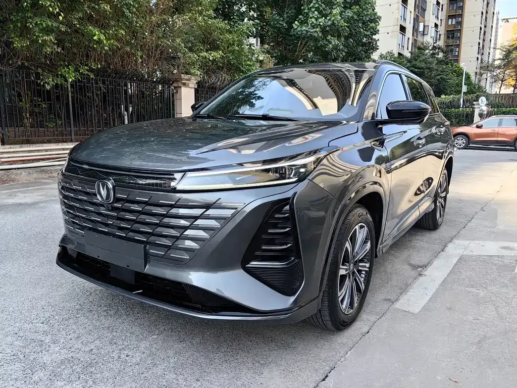 Changan CS75PLUS — фото 1