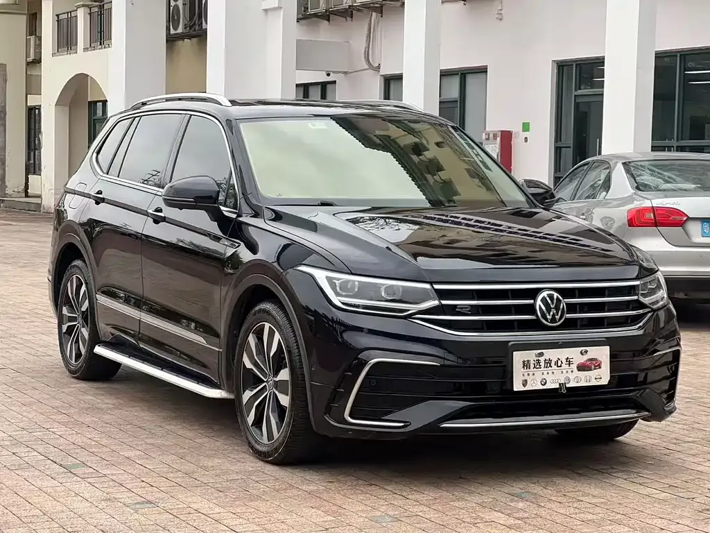 Volkswagen Tiguan L — фото 3