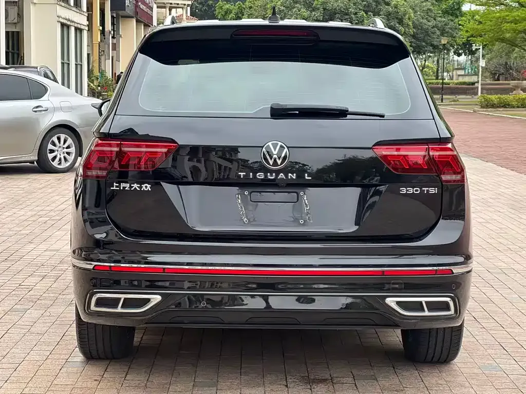 Volkswagen Tiguan L — фото 10