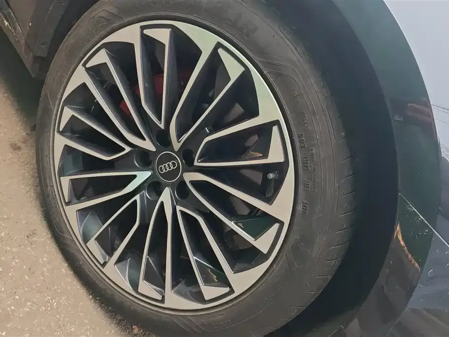 Audi A7L 2025 из CN, фото 9