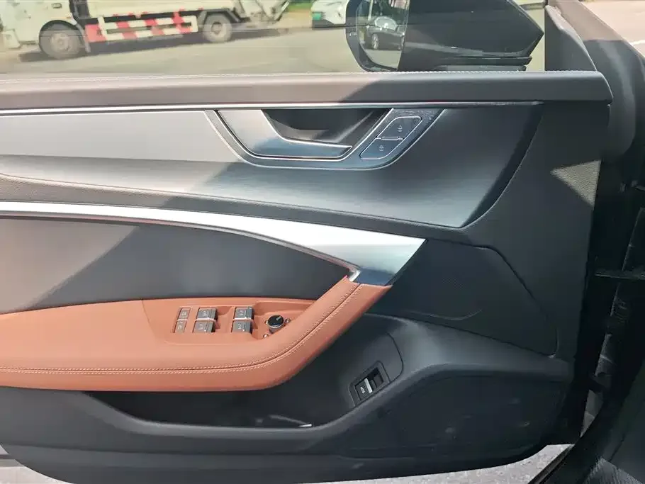 Audi A7L 2025 из CN, фото 2