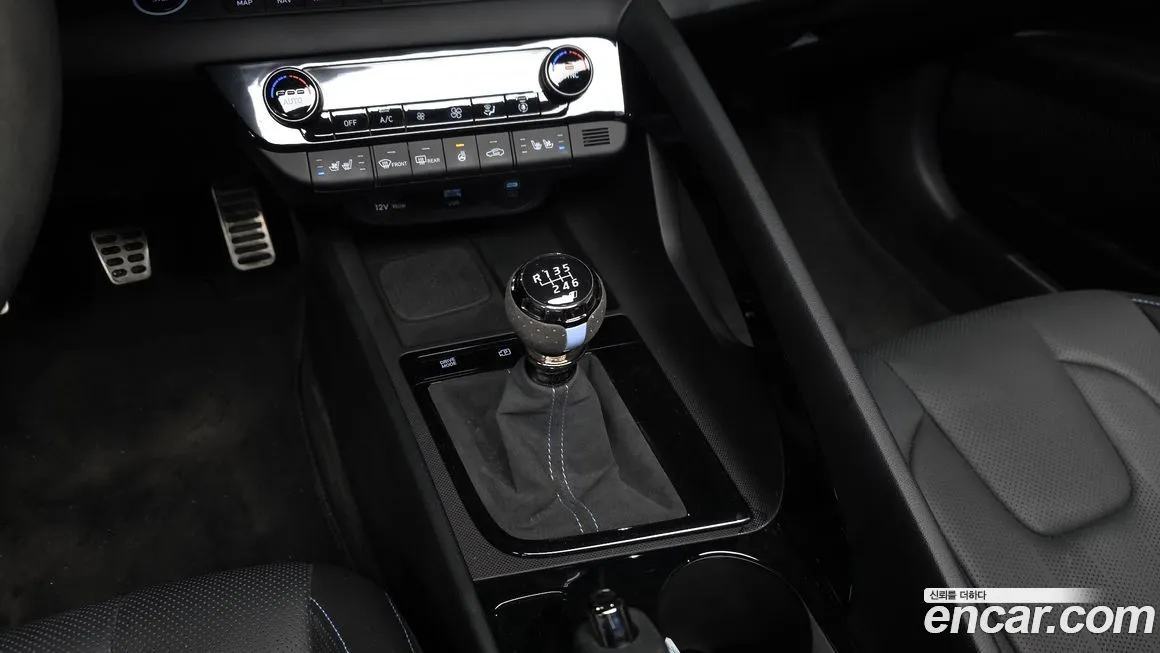 Hyundai AVANTE — фото 3