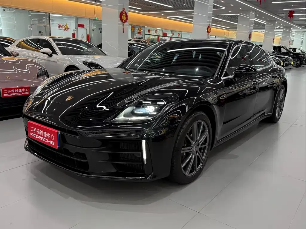 Porsche Panamera — фото 1