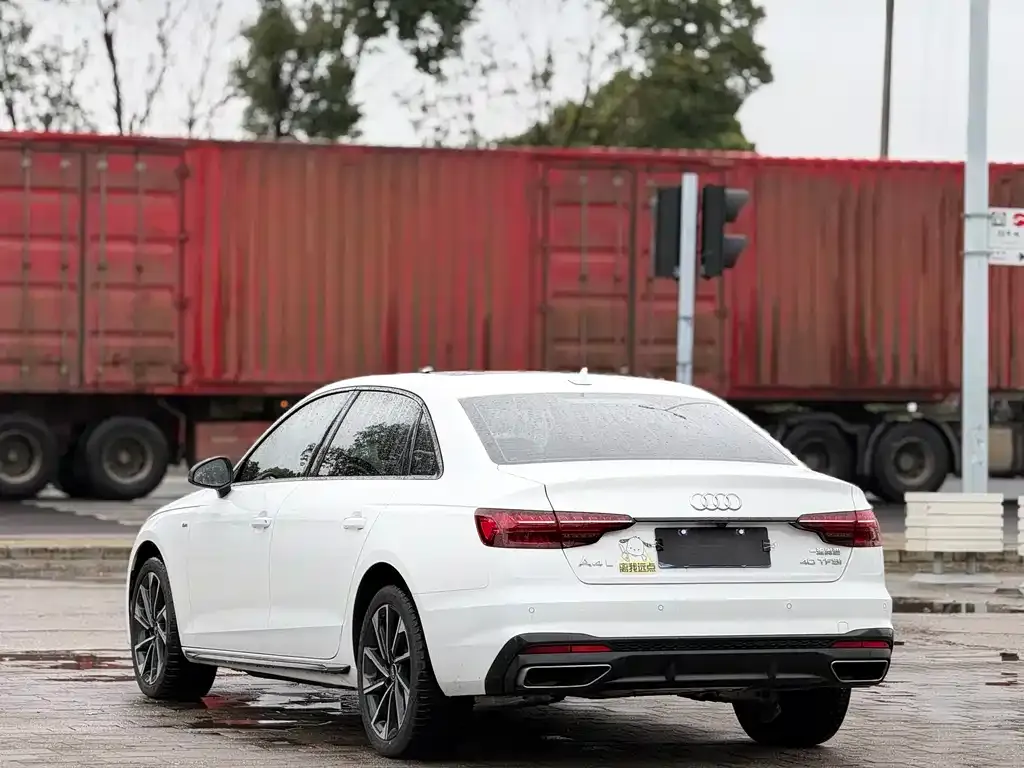 Audi A4L 2023 из CN, фото 8