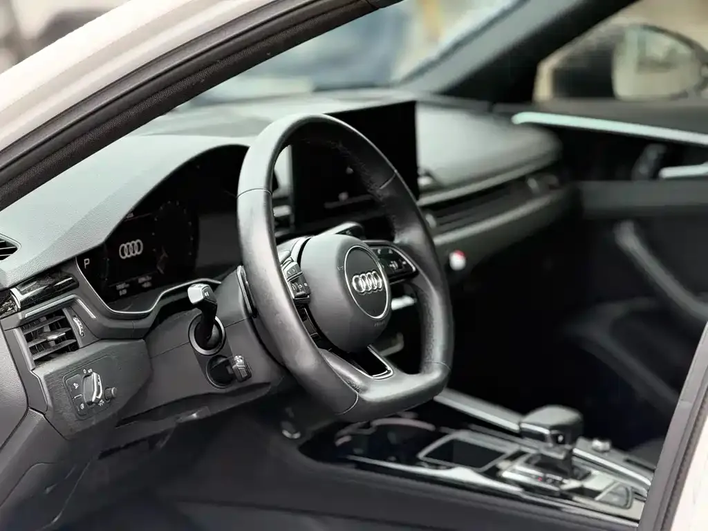 Audi A4L 2023 из CN, фото 9