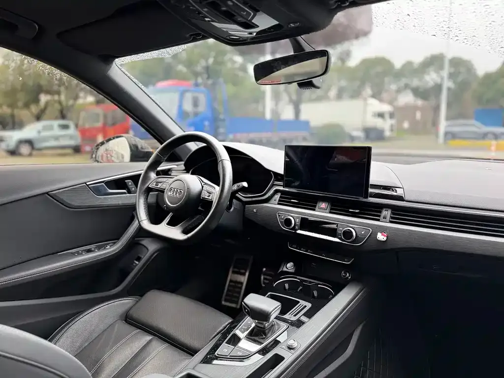 Audi A4L 2023 из CN, фото 3