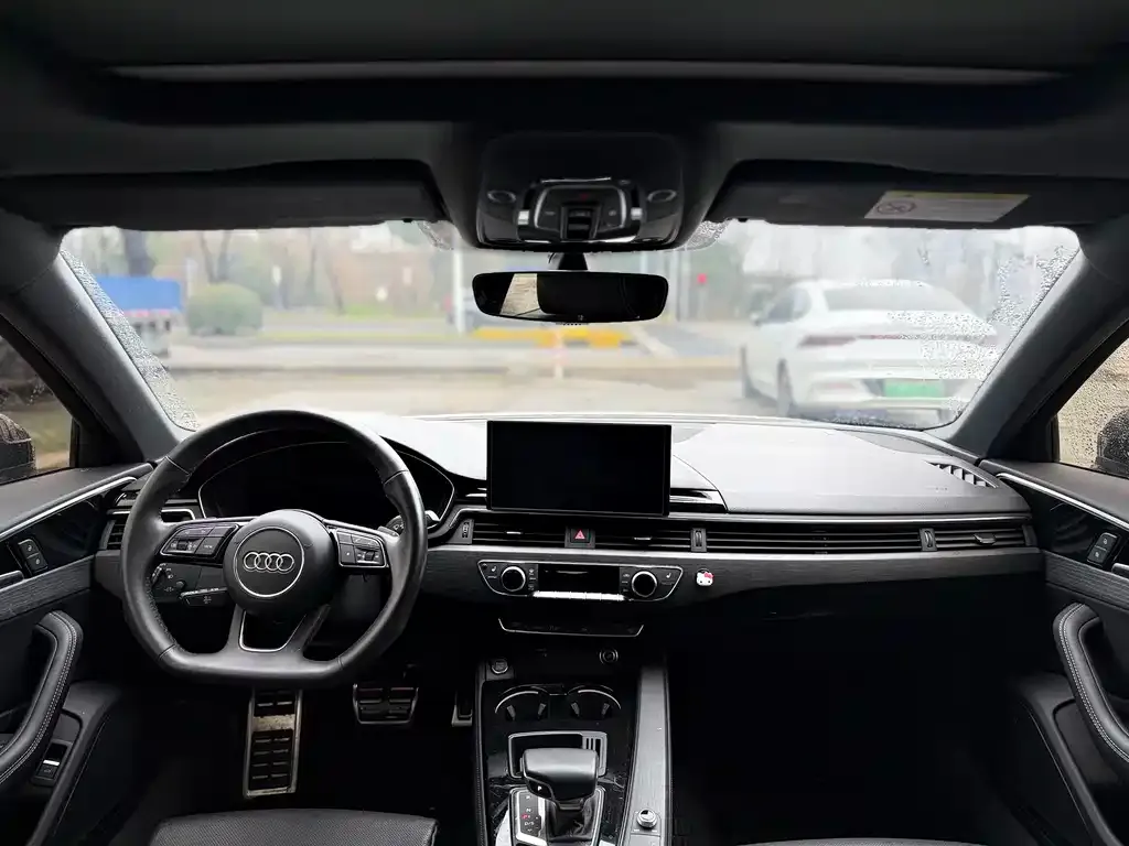 Audi A4L 2023 из CN, фото 10
