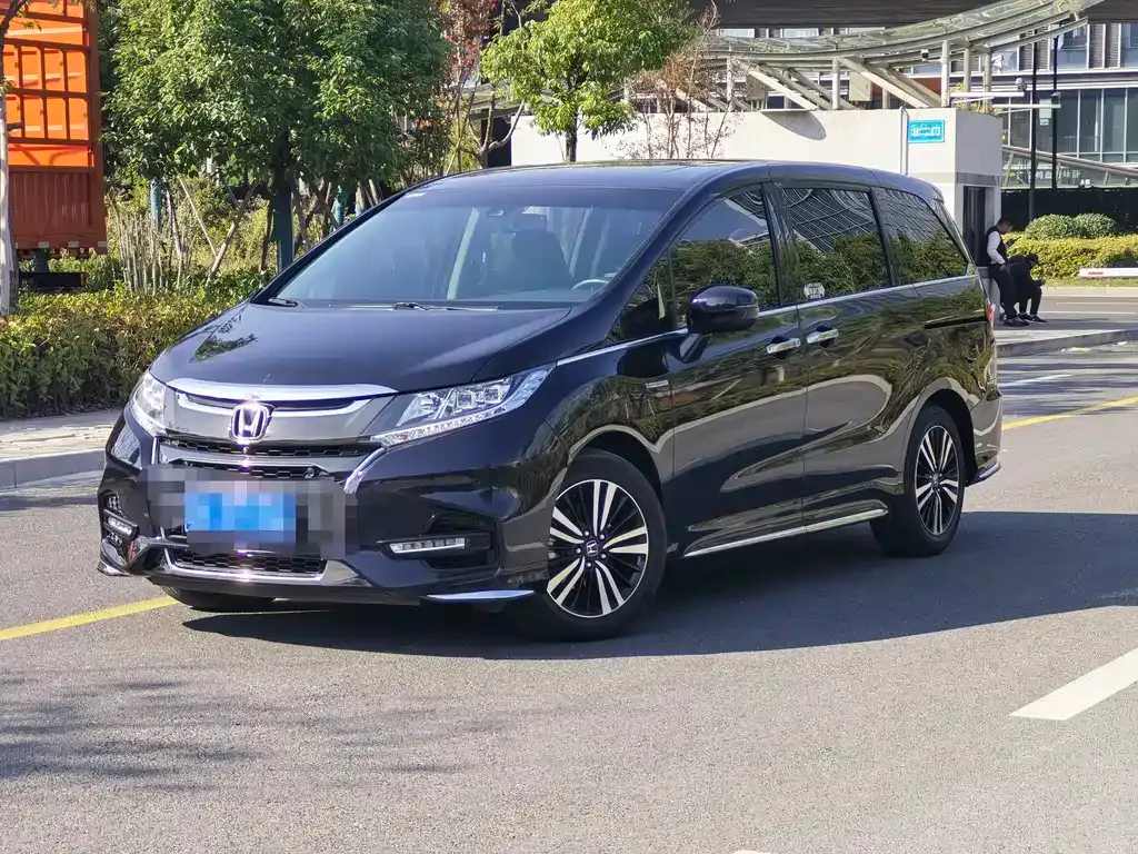 Honda Odyssey — фото 1