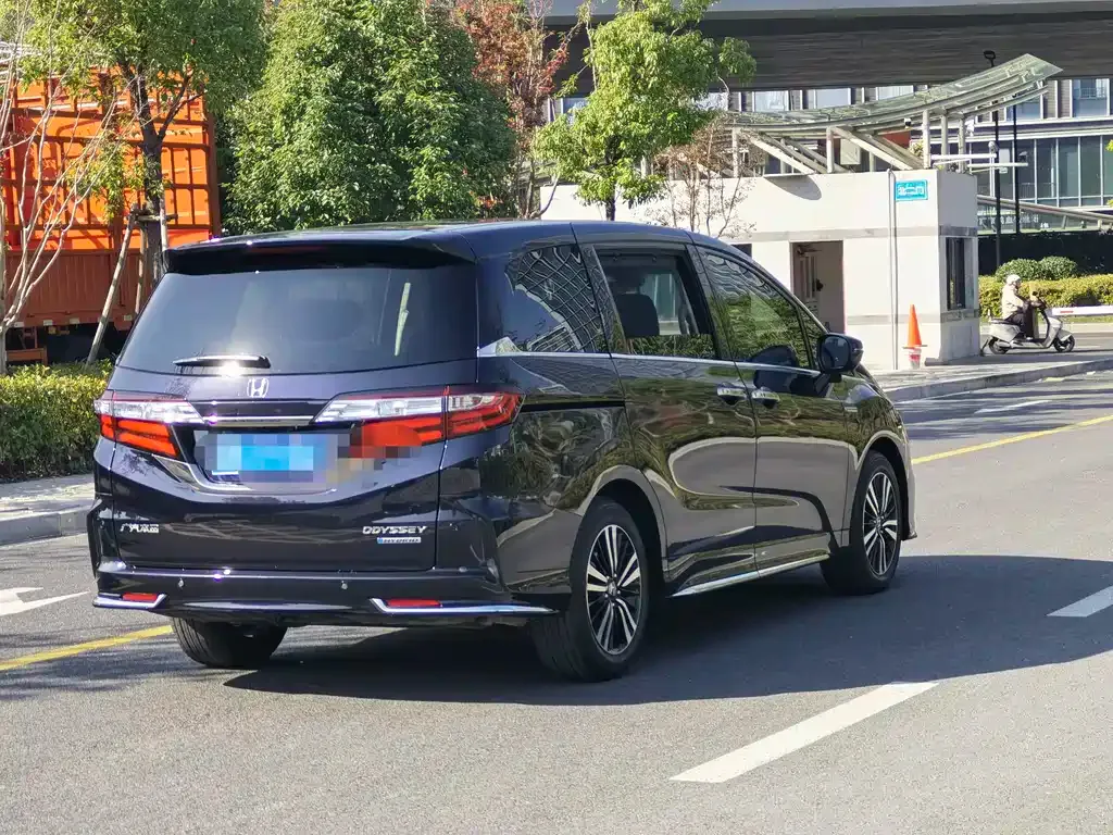 Honda Odyssey — фото 4