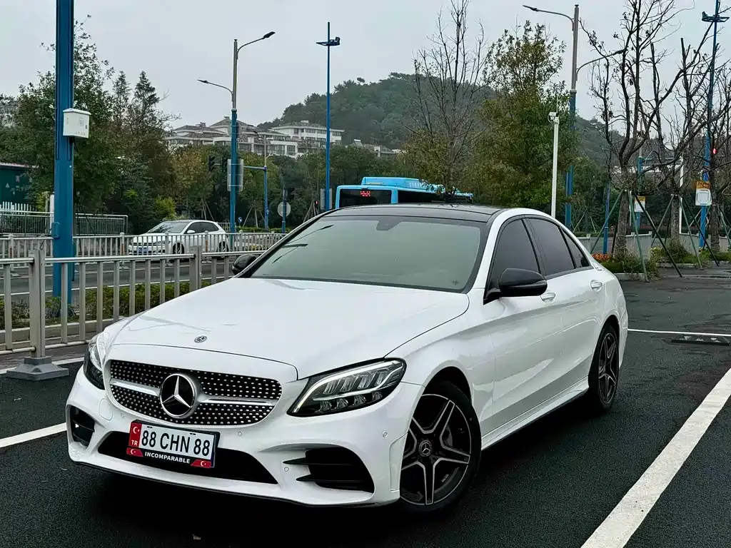 Mercedes-Benz C-Class — фото 1