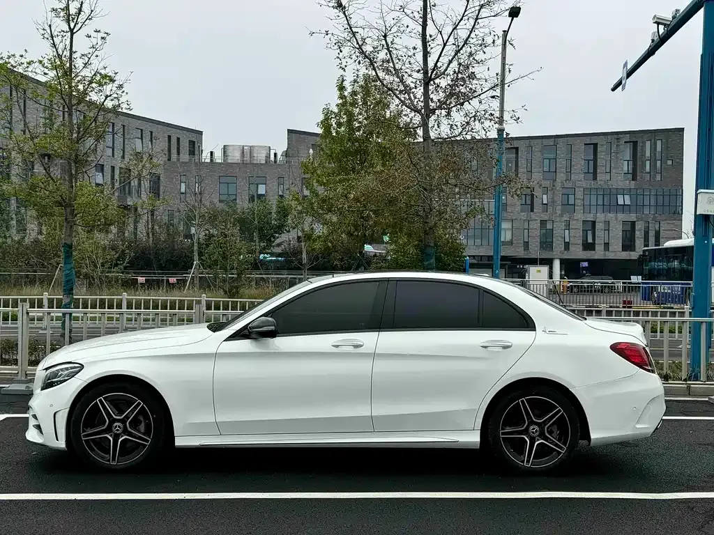 Mercedes-Benz C-Class — фото 9