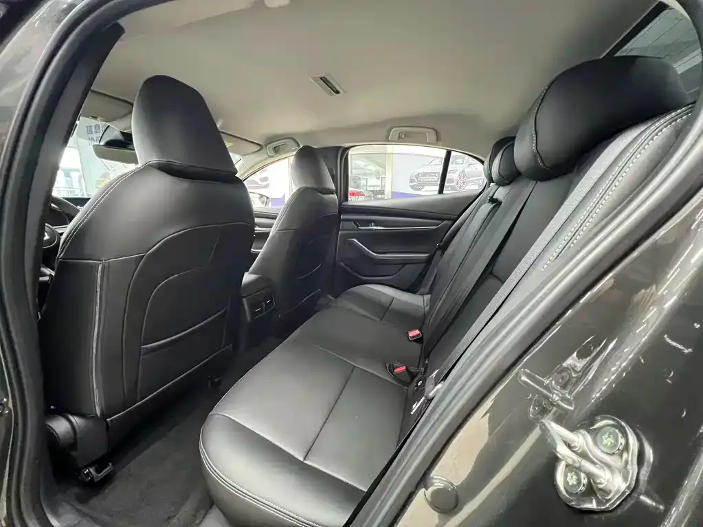 Mazda 3 Axela 2022 из CN, фото 4